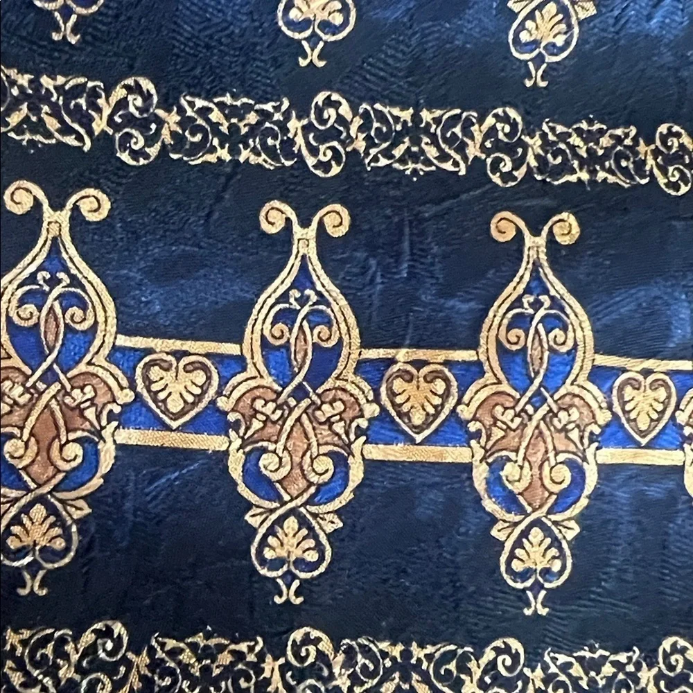 Sophisticated Patterned Blue and Gold Tie